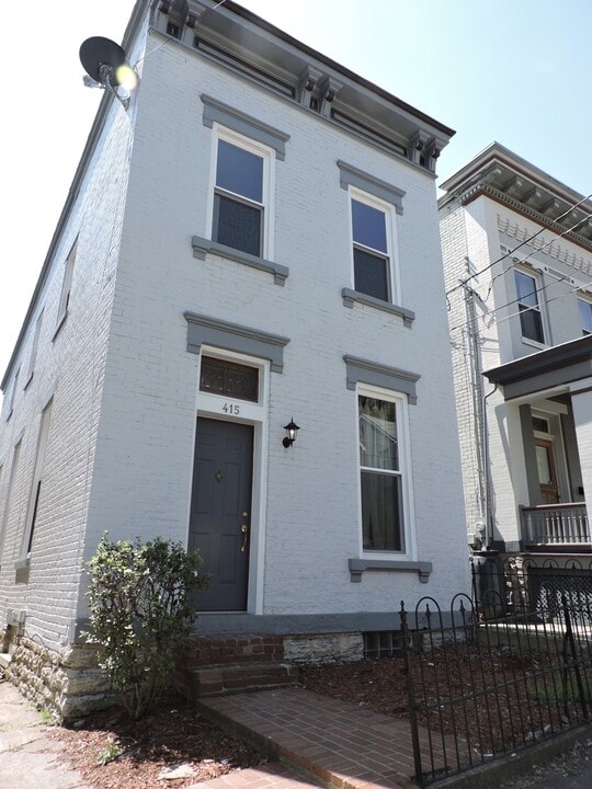 415 Warner St in Cincinnati, OH - Building Photo