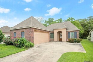 8251 Valencia Ct, Unit A in Baton Rouge, LA - Building Photo