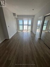 430-3430 Square One Dr in Mississauga, ON - Building Photo - Building Photo