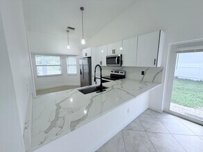 34 Paxford Ln in Boynton Beach, FL - Building Photo - Building Photo