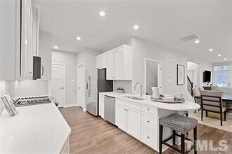 406 Smallwood Dr in Durham, NC - Building Photo - Building Photo
