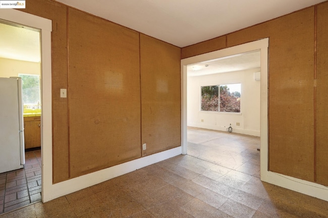 6022 Merriewood Dr in Oakland, CA - Foto de edificio - Building Photo