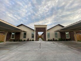 3806 Valeria St in Edinburg, TX - Building Photo