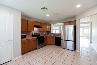 1052 Windy Grove Ln in Conroe, TX - Building Photo - Building Photo