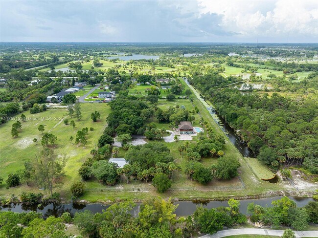 576 Marshall Rd in West Palm Beach, FL - Building Photo - Building Photo