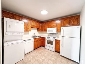 100 Ballygar St, Unit F in Clarksville, TN - Building Photo - Building Photo