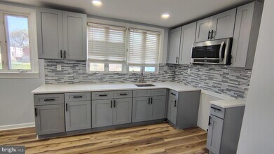 1000 Main Ave in Croydon, PA - Building Photo - Building Photo