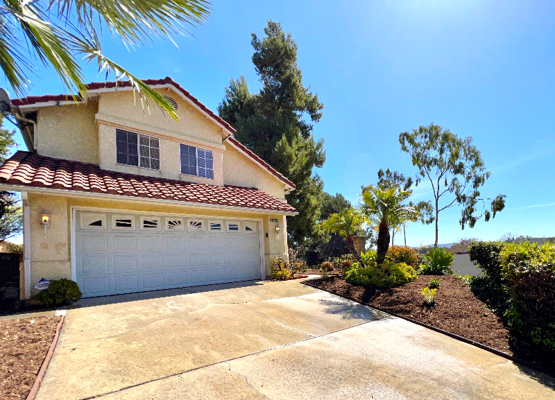 1658 Promontory Ridge Way in Vista, CA - Building Photo