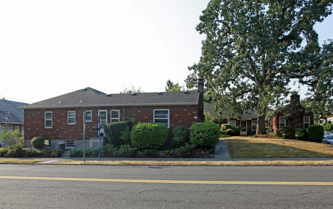 1404 SE Bybee in Portland, OR - Building Photo - Building Photo