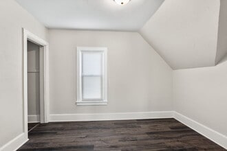 1316 S 13th St in Manitowoc, WI - Building Photo - Building Photo