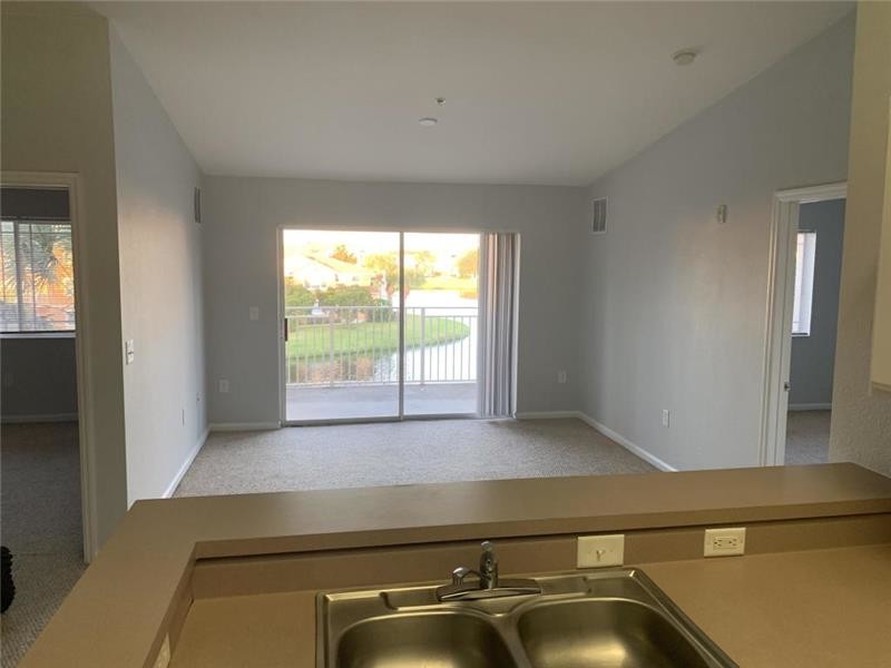 141 SW Palm Dr in Port St. Lucie, FL - Building Photo