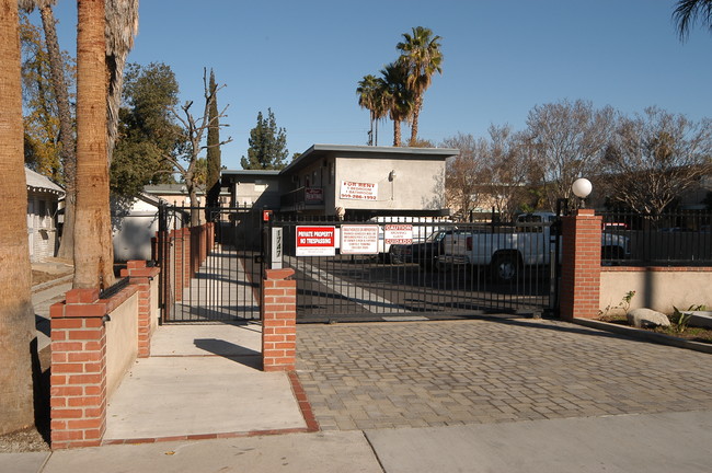 1747 7th St in Riverside, CA - Foto de edificio - Building Photo