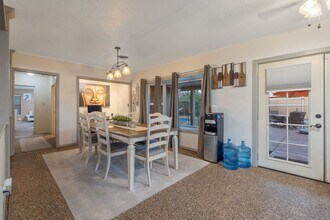 1821 Mulberry Dr in Hanford, CA - Building Photo - Building Photo