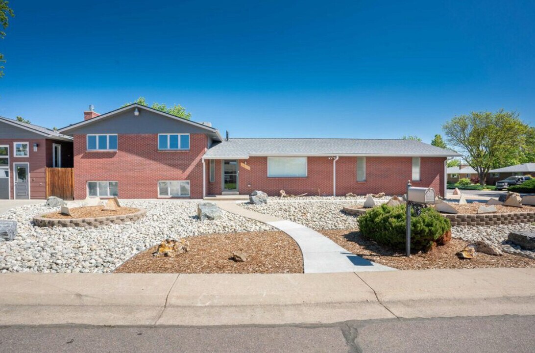 12155 W 35th Ave in Wheat Ridge, CO - Building Photo