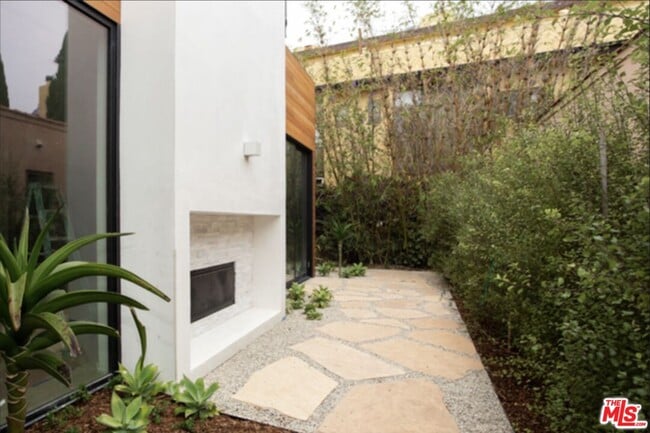 1033 1/2 Grant St in Santa Monica, CA - Building Photo - Building Photo