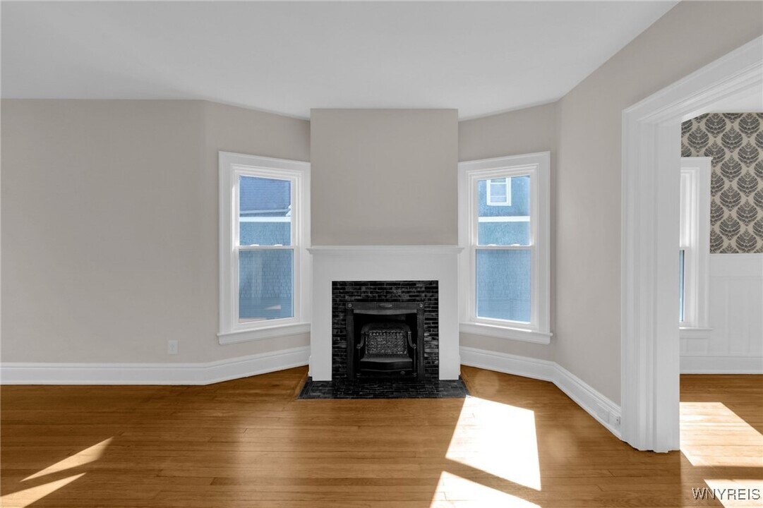 146 Lancaster Ave in Buffalo, NY - Building Photo