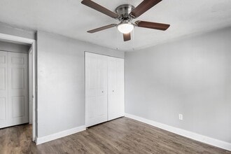 Orlando Terrace in Orlando, FL - Building Photo - Building Photo