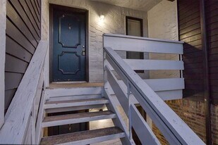 5840 Spring Valley Rd in Dallas, TX - Building Photo