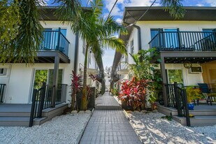 Northbay Villas in St. Petersburg, FL - Building Photo