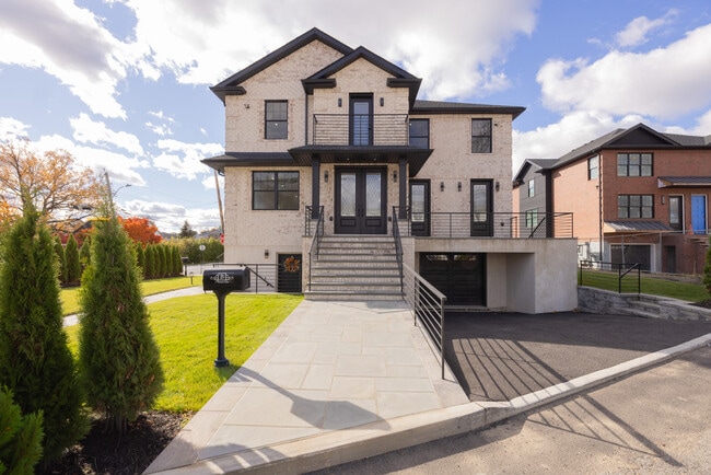 property at 1 Victoria Ln