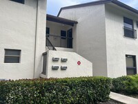 2602 Carambola Cir S in Coconut Creek, FL - Foto de edificio - Building Photo