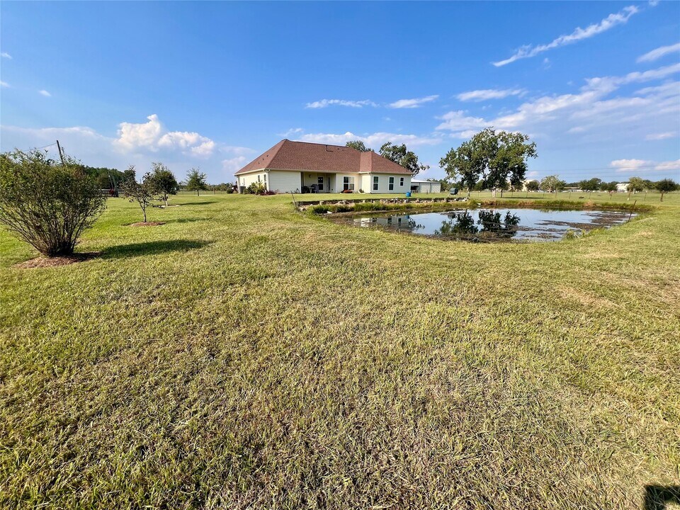 4757 Vicksburg St in Dickinson, TX - Building Photo