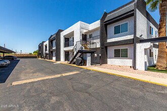 1822 N 32nd St in Phoenix, AZ - Building Photo - Building Photo