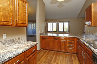 Kaposia Valley in South St. Paul, MN - Building Photo - Interior Photo