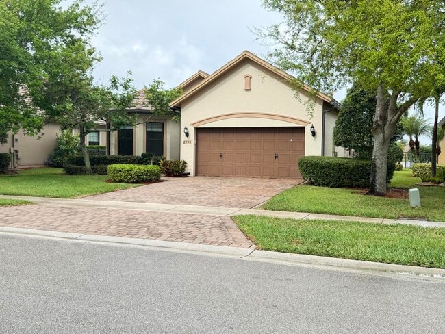 property at 2905 Siena Cir