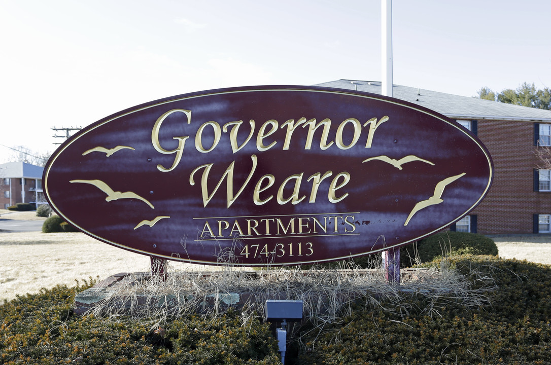 Governor Weare Apartments in Seabrook, NH - Building Photo