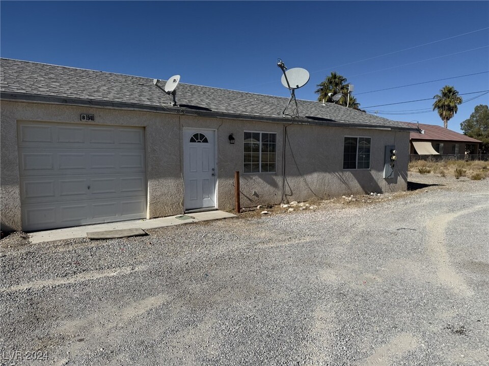 1940 Haiwee St in Pahrump, NV - Building Photo