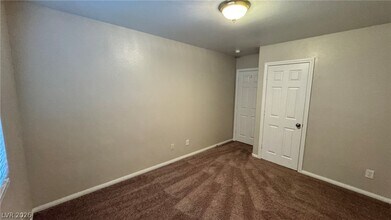 10585 Medicine Bow St in Las Vegas, NV - Building Photo - Building Photo