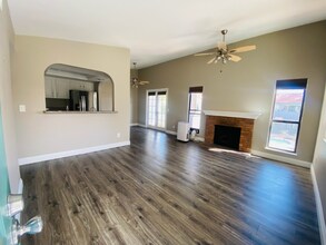 2812 Bluegill Way in Henderson, NV - Building Photo - Building Photo