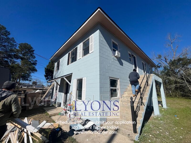 917 Pineknot Rd in Ashburn, GA - Building Photo