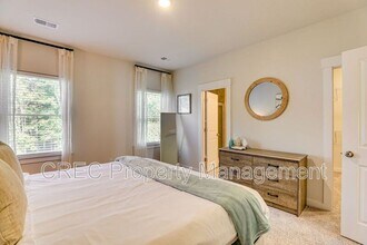 1010 Pettiford Pl in Hanahan, SC - Building Photo - Building Photo