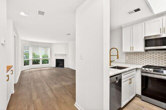 244 13th St NE-Unit -105 in Atlanta, GA - Building Photo - Building Photo