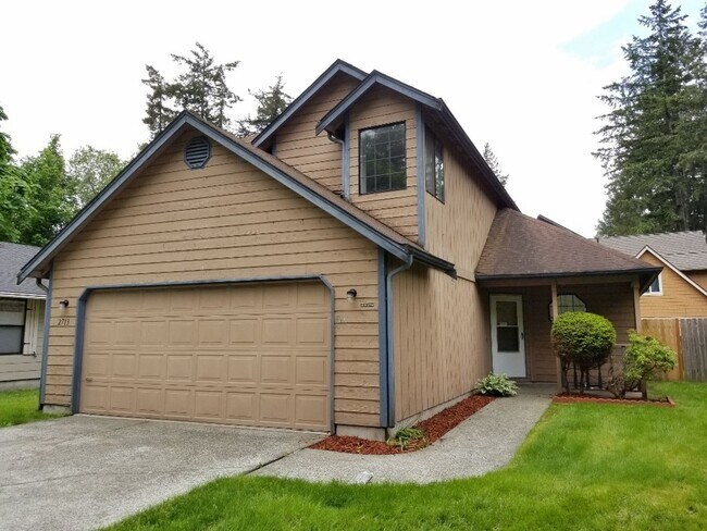 property at 2713 Cedar Hills Ct SE