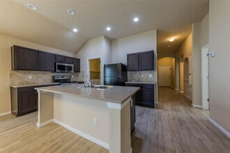 15111 Verela Dr in Austin, TX - Building Photo - Building Photo