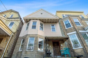 313 23rd St in Union City, NJ - Building Photo