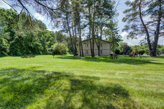 Maple Park Terraces in Flint, MI - Building Photo - Building Photo