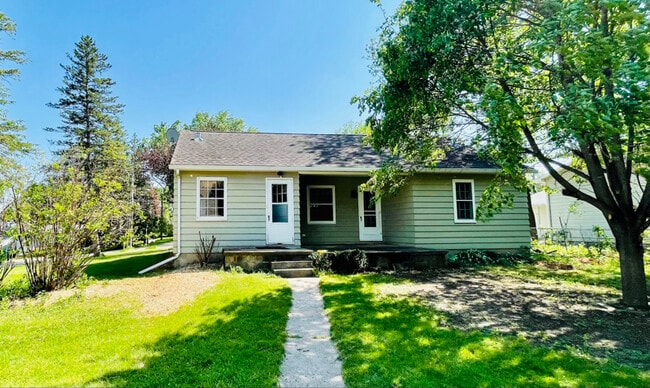 101 22nd St SW in Rochester, MN - Foto de edificio - Building Photo