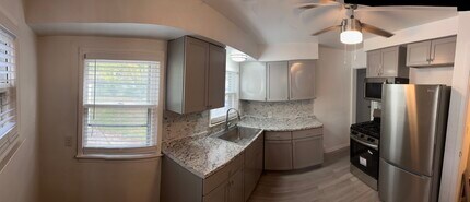 915 Sunningdale Dr in Inkster, MI - Building Photo - Building Photo
