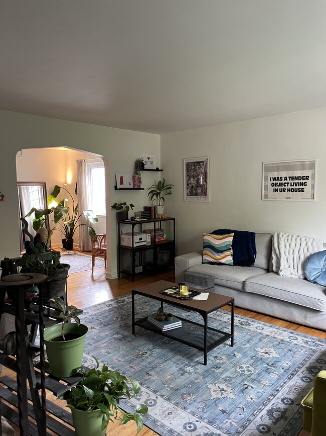 property at 2833 Fernwald Rd