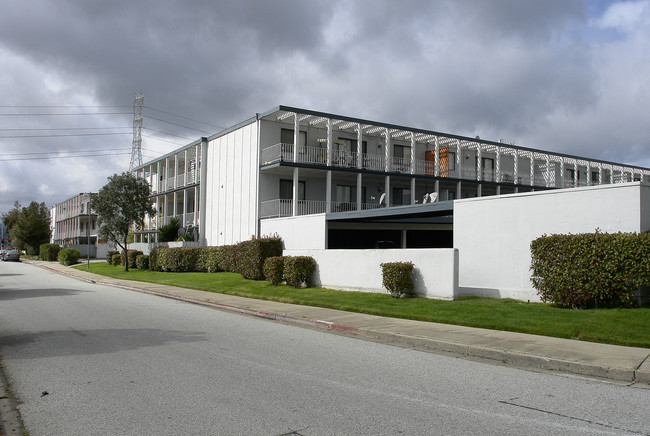 Sand Castle Apartments in Foster City, CA - Building Photo - Building Photo