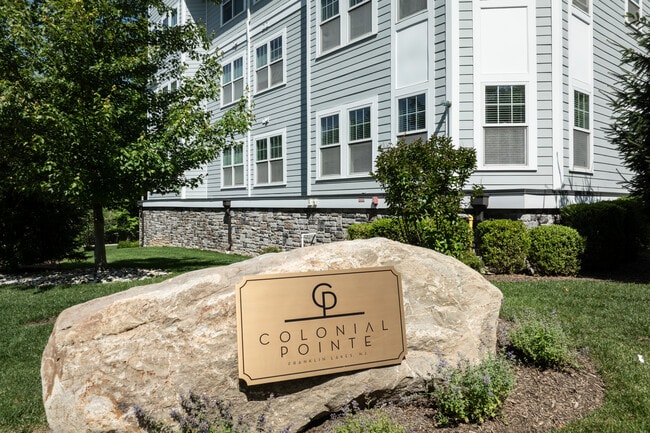 Colonial Pointe at Franklin Lakes in Franklin Lakes, NJ - Building Photo - Building Photo