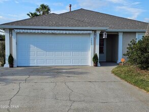 2805 Gwendolen Ct in Panama City, FL - Foto de edificio - Building Photo