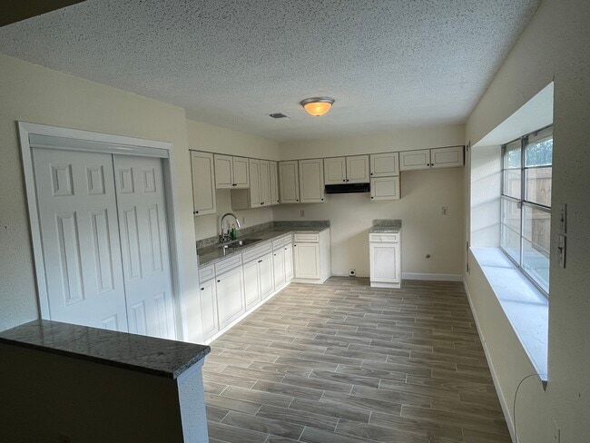 2436 Tattersall Dr in Harvey, LA - Building Photo - Building Photo