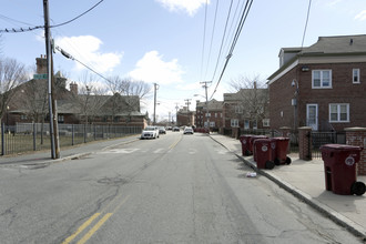 87 Salem St in Lowell, MA - Building Photo - Building Photo