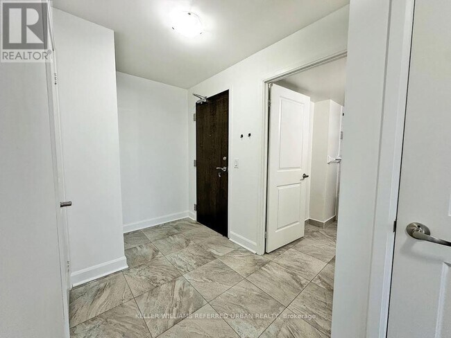 1 Michael Power Pl in Toronto, ON - Building Photo - Building Photo