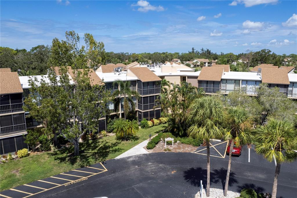 612 Bird Bay Dr W in Venice, FL - Building Photo